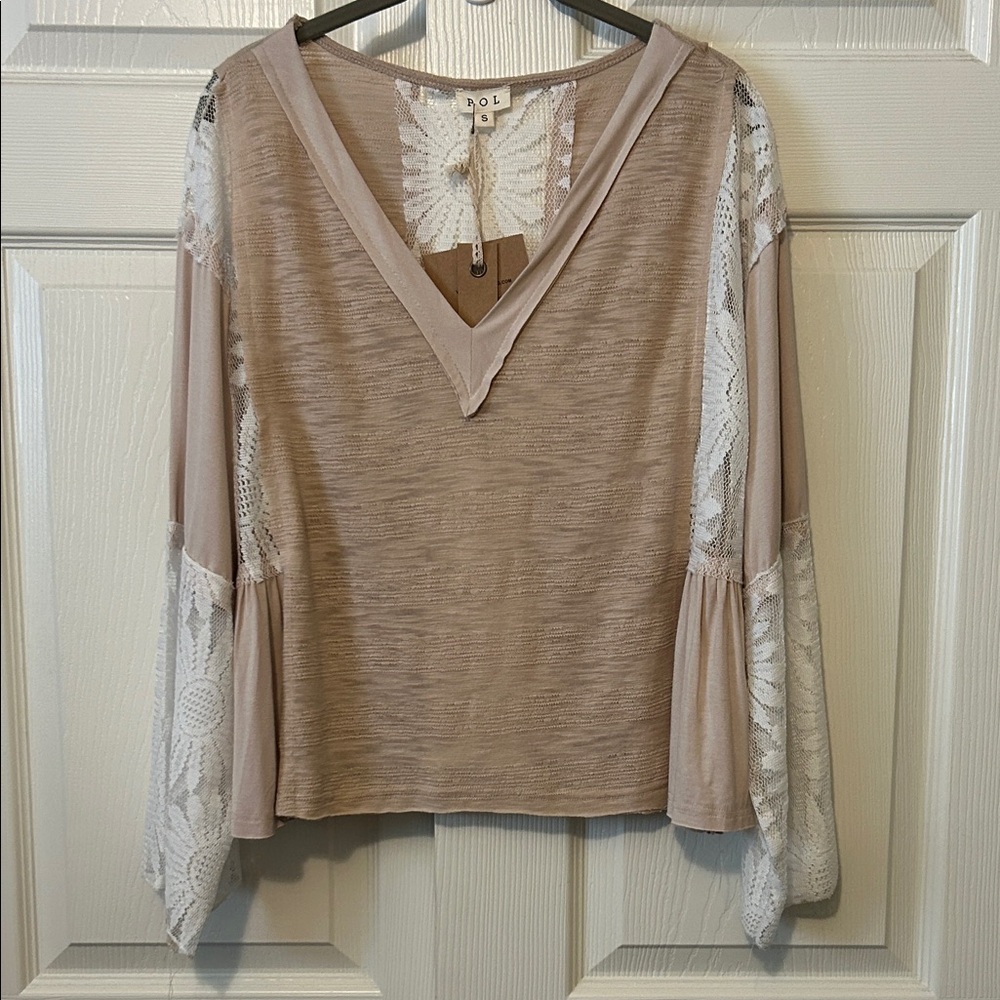 NWT POL V-Neck Floral Lace Knit beige top small